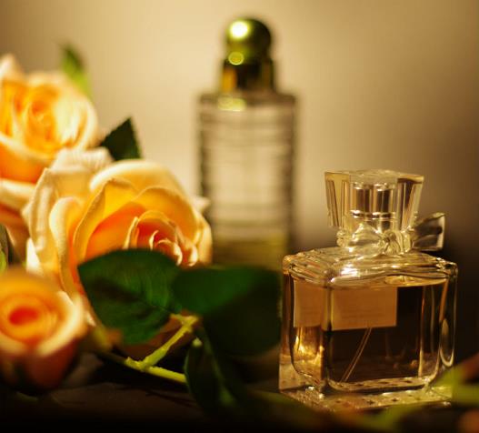 making perfumes essential oils