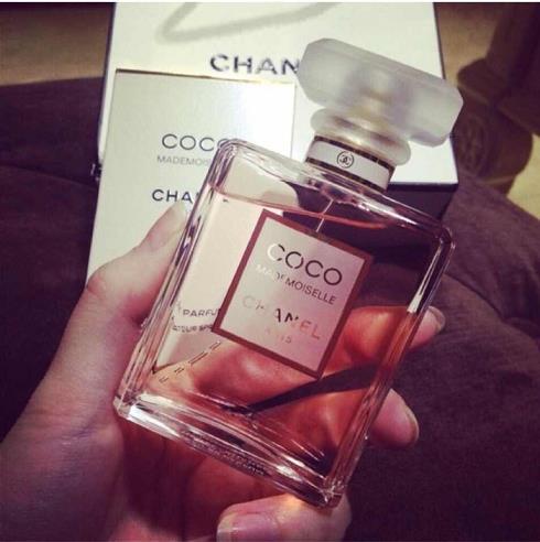 women perfume essential