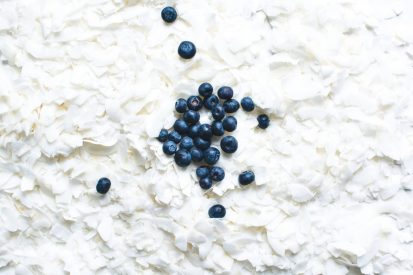 coconut-flakes-with-blueberries.jpg