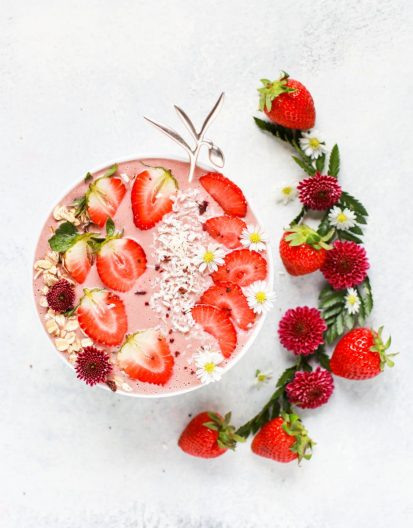 pretty-strawberry-smoothie-bowl.jpg